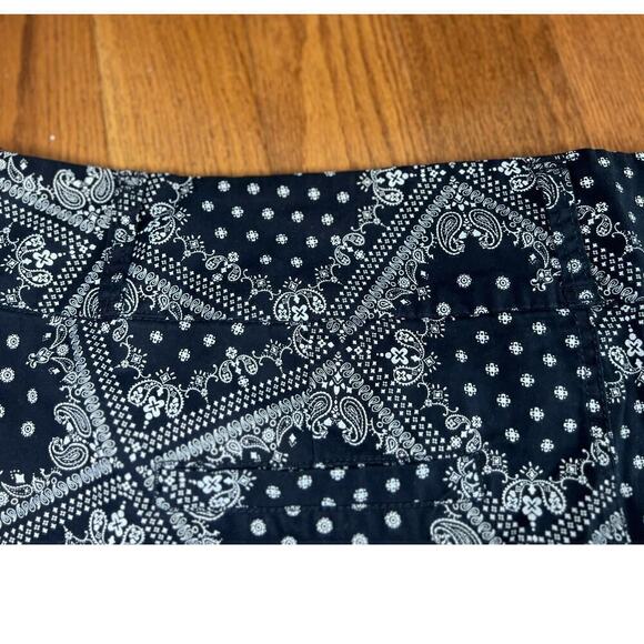 One 5 One Flat Front Bandana Print Shorts Black/White size 22 Boho Hippie Beach - Picture 8 of 10